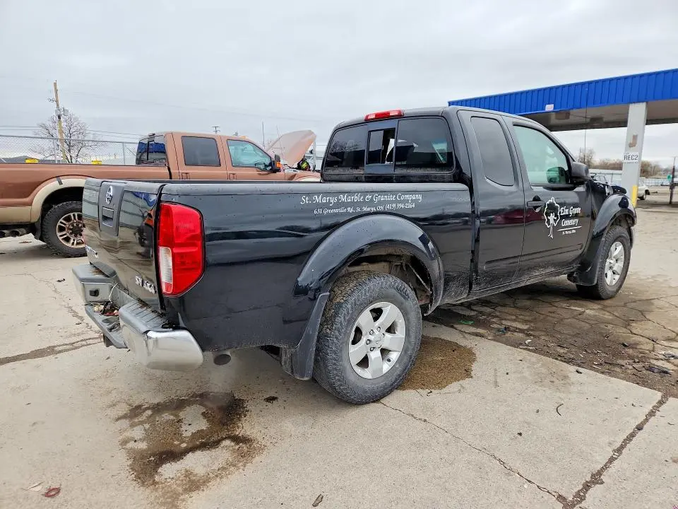 2011 NISSAN FRONTIER SV V6  