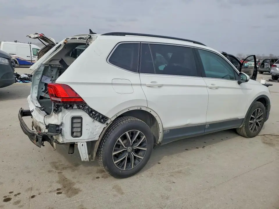 2021 VOLKSWAGEN TIGUAN SE  