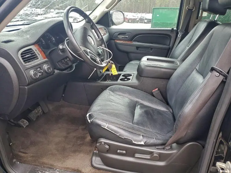 2011 GMC YUKON XL K1500 SLE  