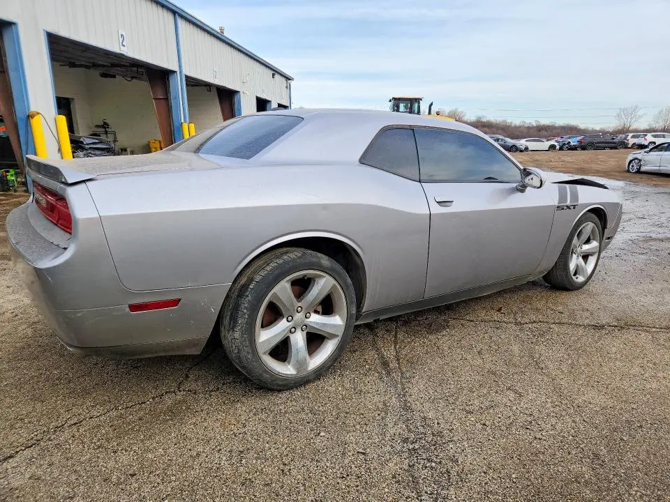 2013 DODGE CHALLENGER SXT  