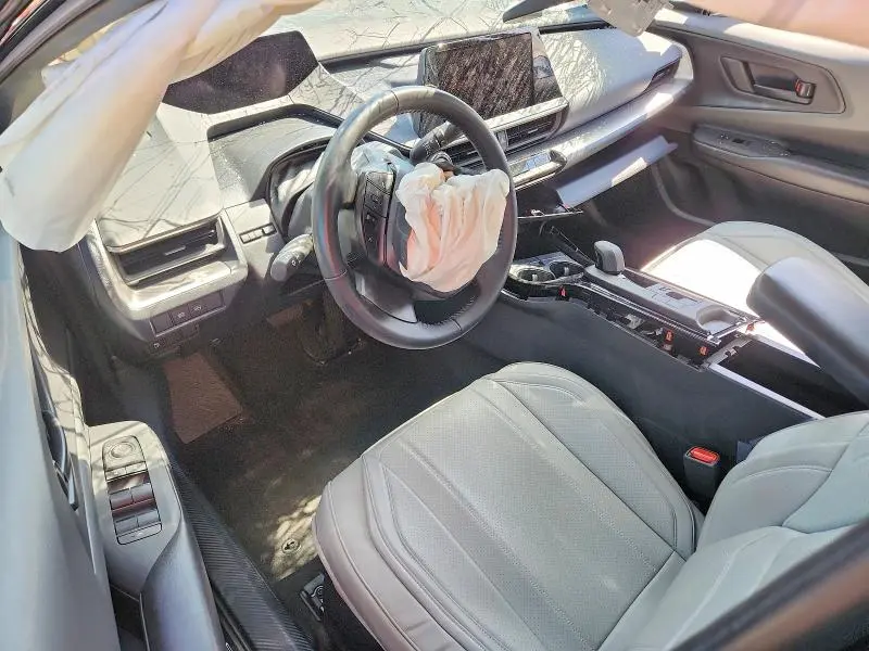 2024 TOYOTA PRIUS LE  