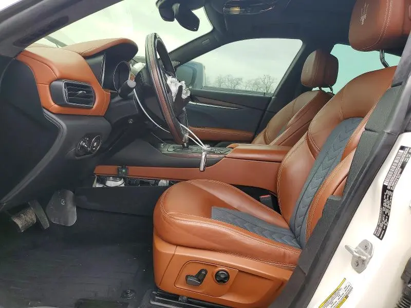 2020 MASERATI LEVANTE LUXURY  