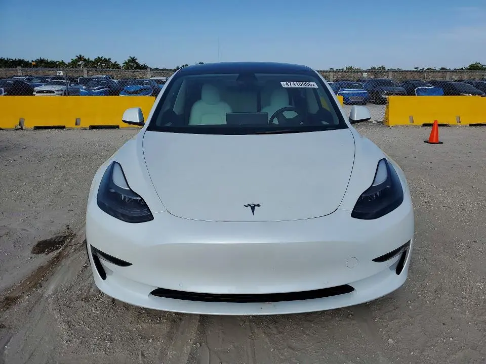 2022 TESLA MODEL 3   
