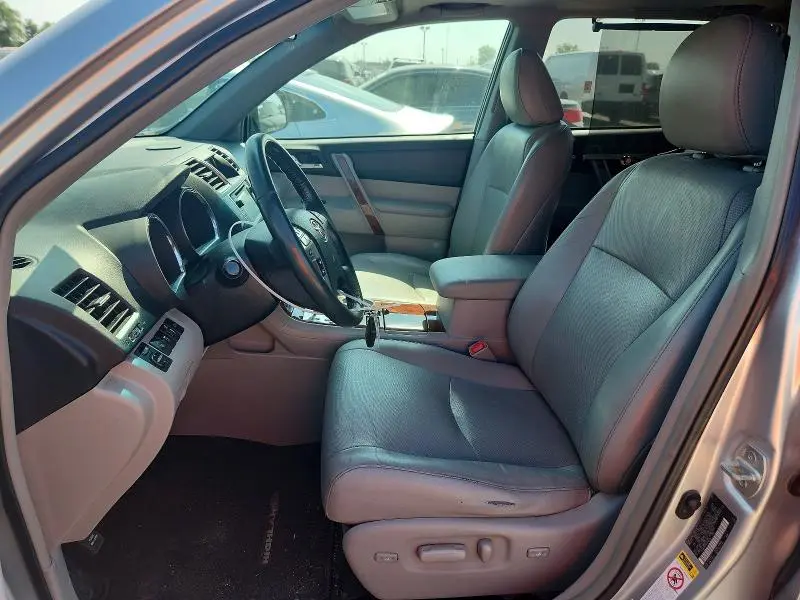 2013 TOYOTA HIGHLANDER LIMITED  