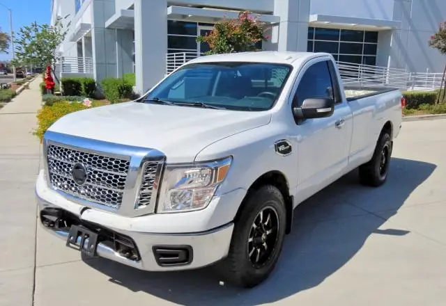 2017 NISSAN TITAN SV  