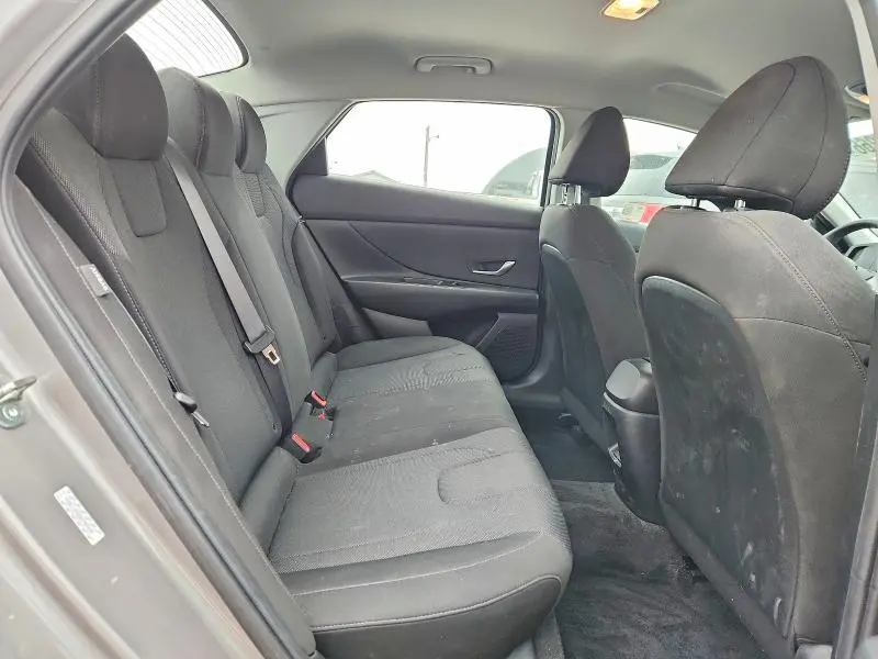 2024 HYUNDAI ELANTRA SE  