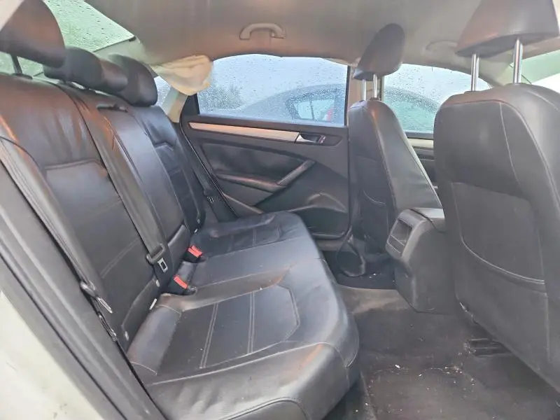 2015 VOLKSWAGEN PASSAT S  