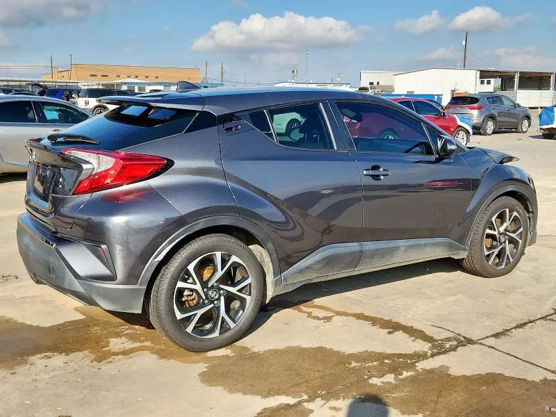2018 TOYOTA C-HR XLE  