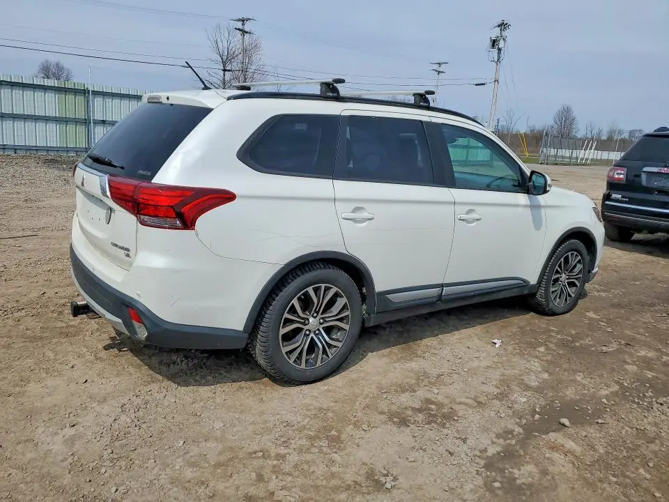 2016 MITSUBISHI OUTLANDER SE  