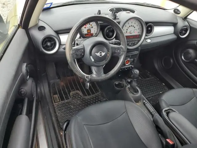 2011 MINI COOPER 