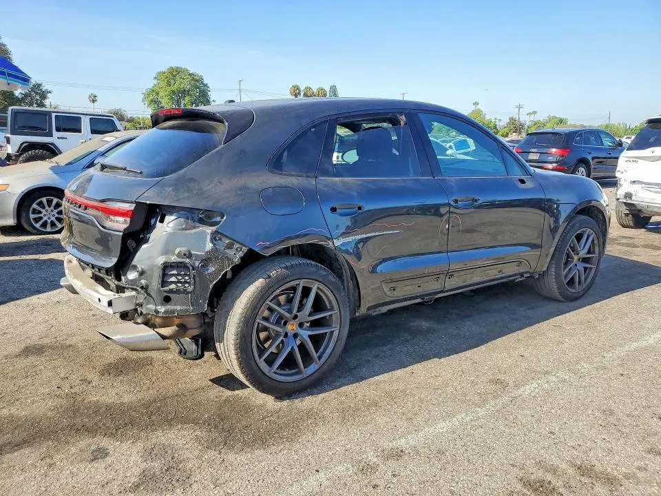 2023 PORSCHE MACAN BASE  