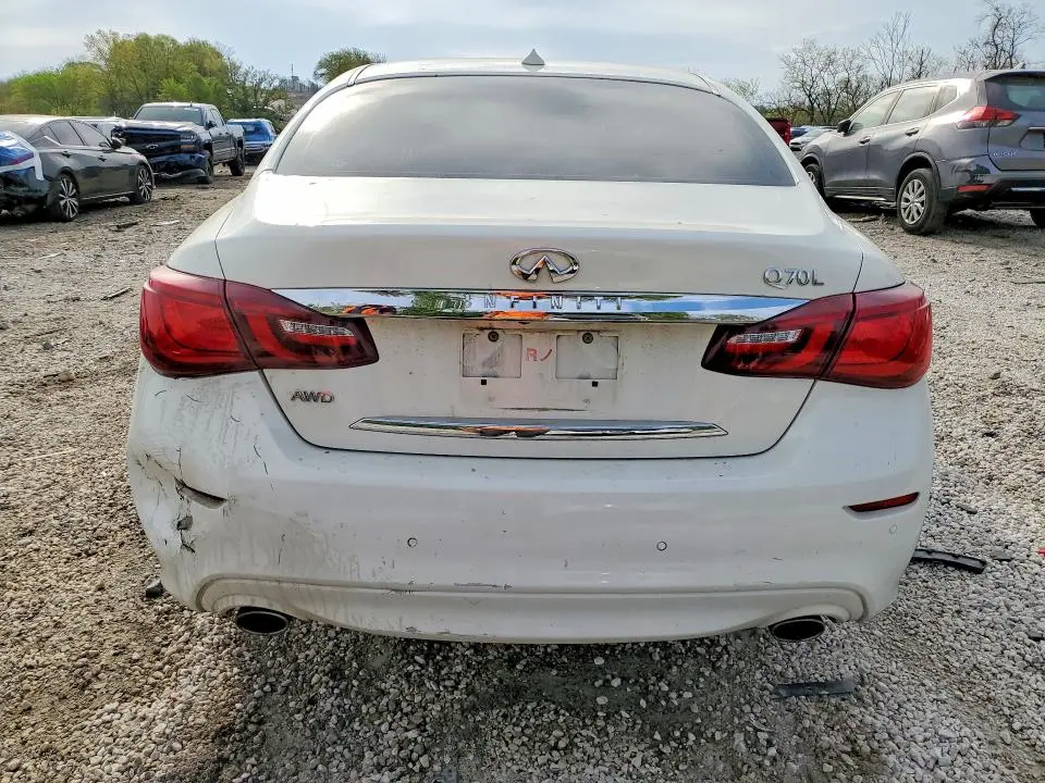 2015 INFINITI Q70L 3.7  