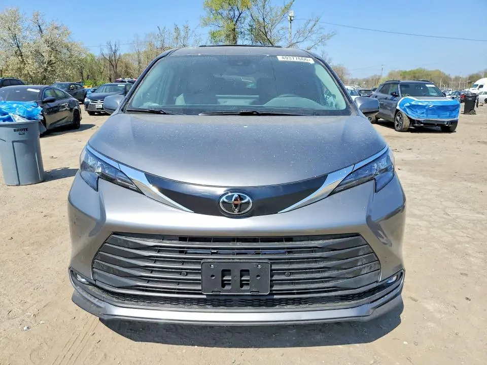 2026 TOYOTA SIENNA XLE 7-PASSENGER  