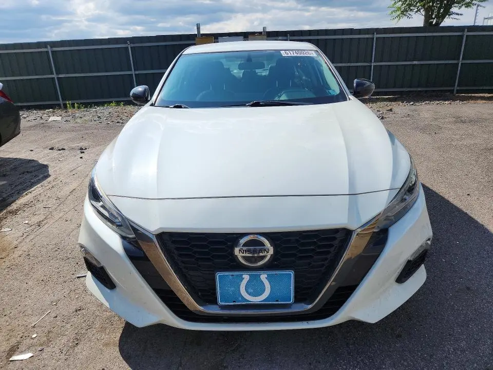 2019 NISSAN ALTIMA SR  