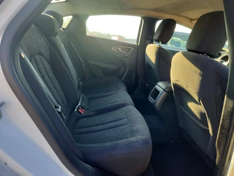 2015 CHRYSLER 200 LX  