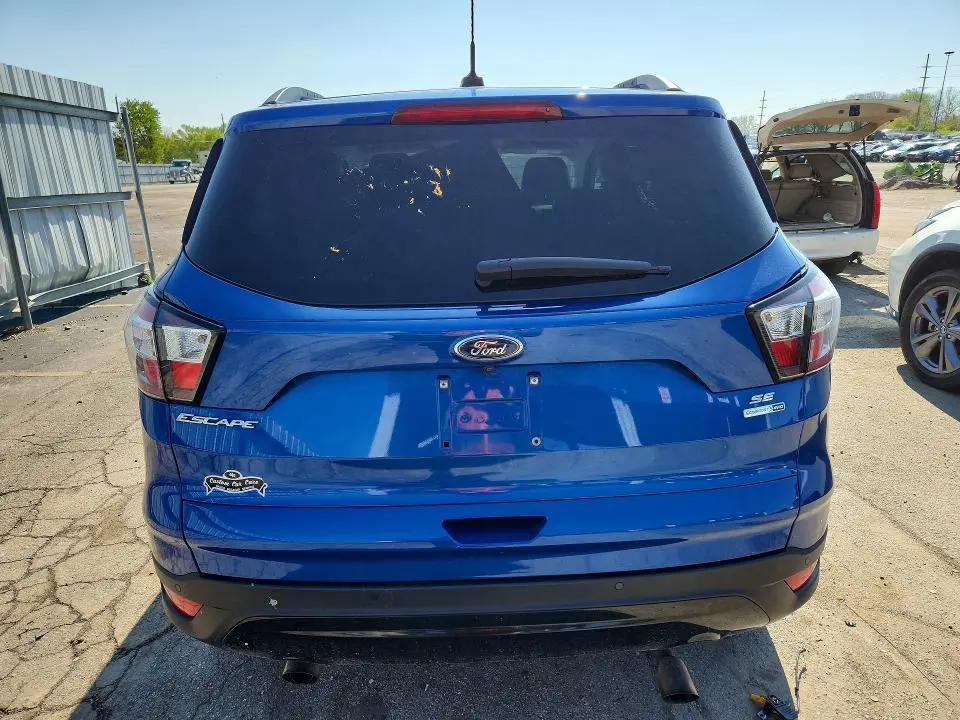 2017 FORD ESCAPE SE  