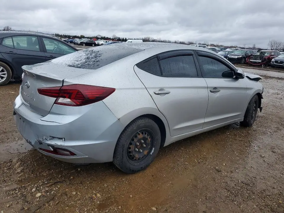 2020 HYUNDAI ELANTRA SE  