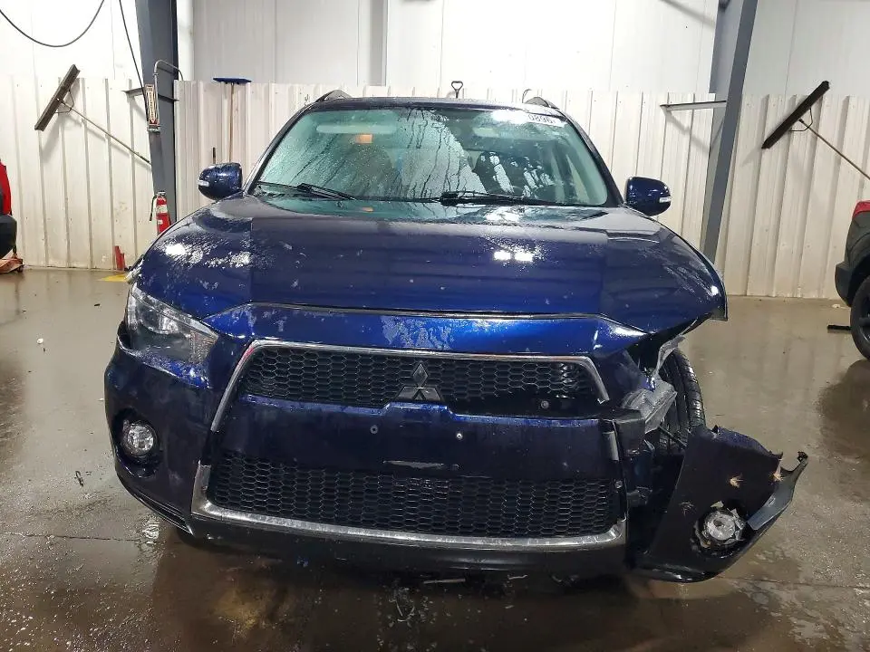 2010 MITSUBISHI OUTLANDER SE  