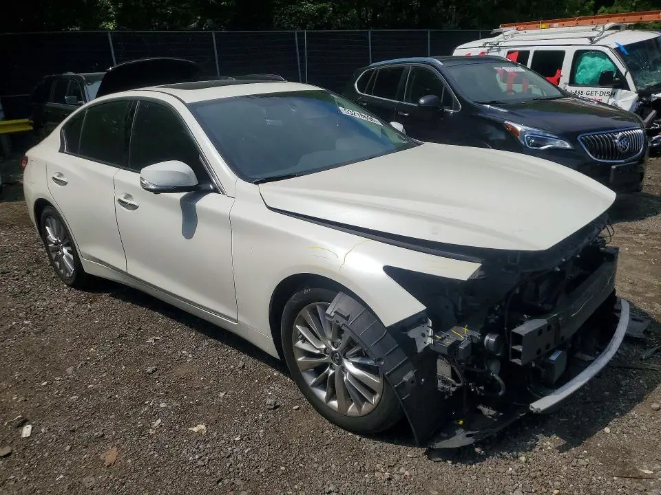 2021 INFINITI Q50 LUXE  