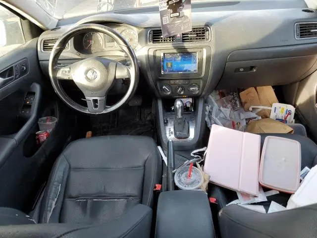 2011 VOLKSWAGEN JETTA SE  