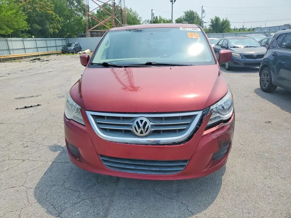 2011 VOLKSWAGEN ROUTAN SE  
