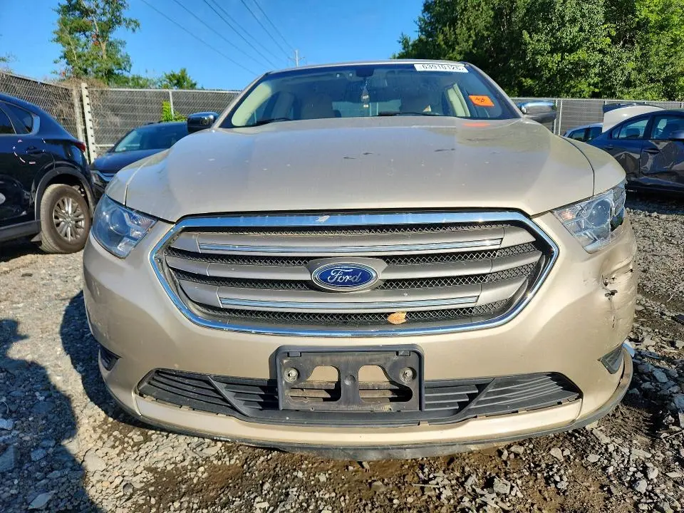 2017 FORD TAURUS SE  