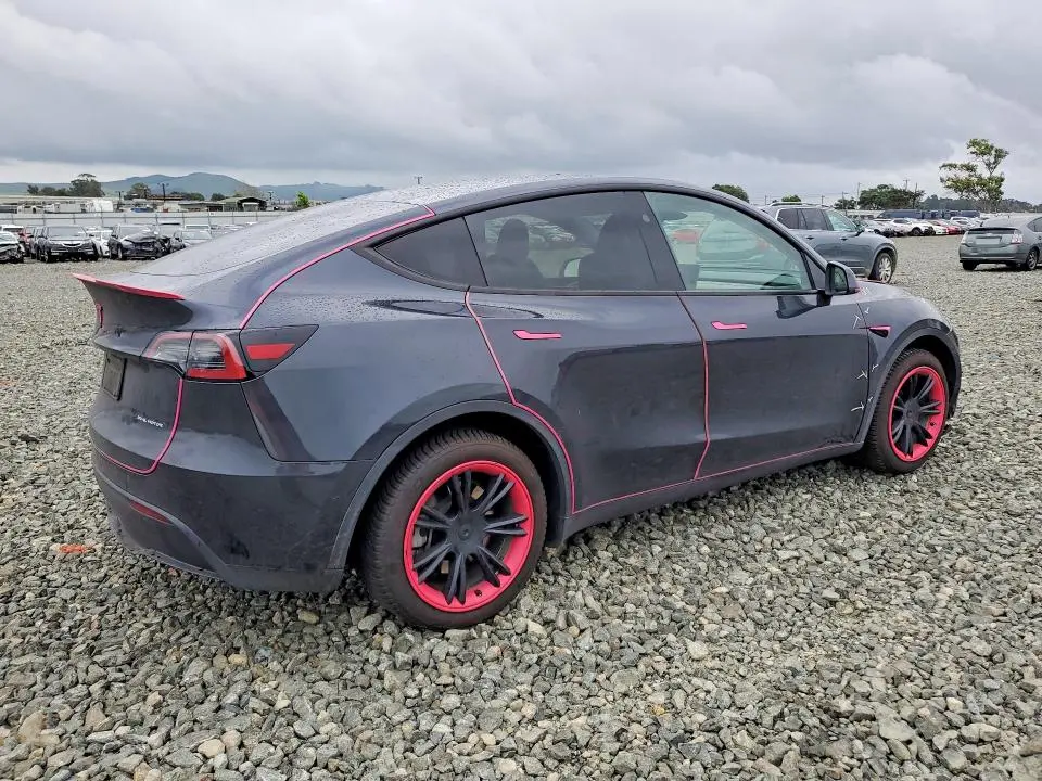 2024 TESLA MODEL Y   