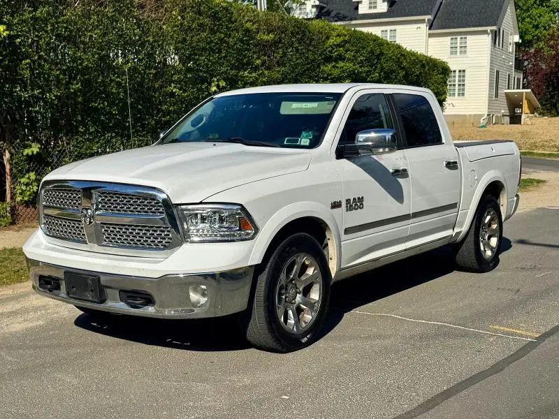 2015 RAM 1500 LARAMIE  