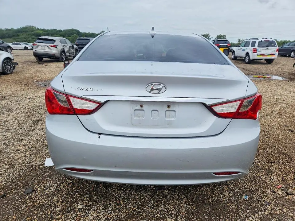 2011 HYUNDAI SONATA GLS  