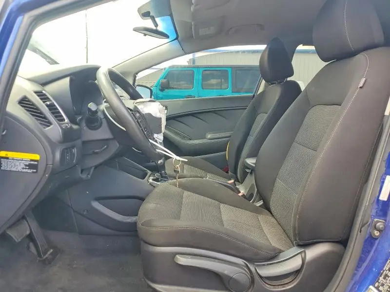 2017 KIA FORTE LX  