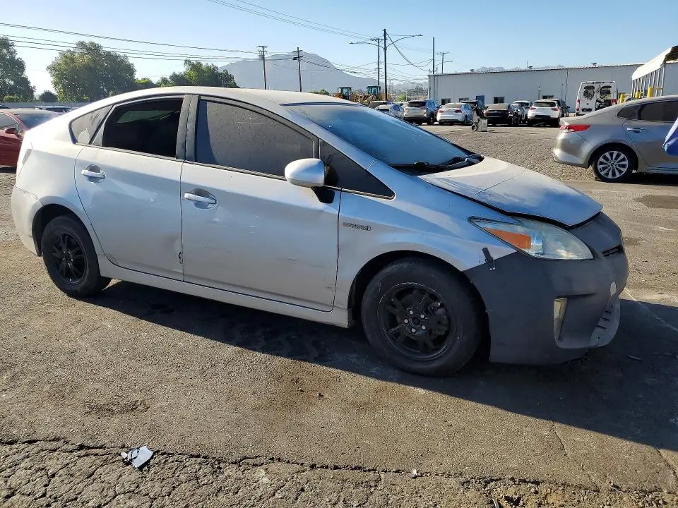 2014 TOYOTA PRIUS THREE  