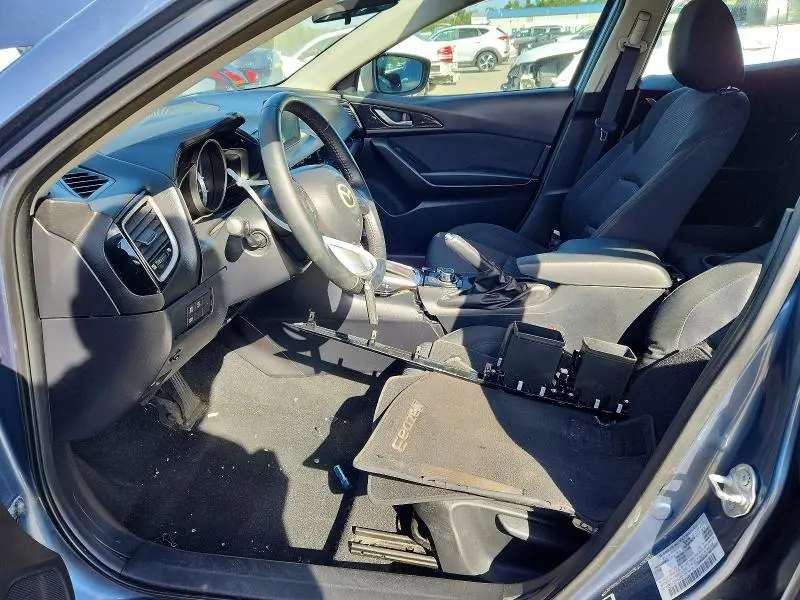 2015 MAZDA 3 TOURING  