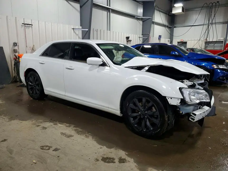 2017 CHRYSLER 300 LIMITED  