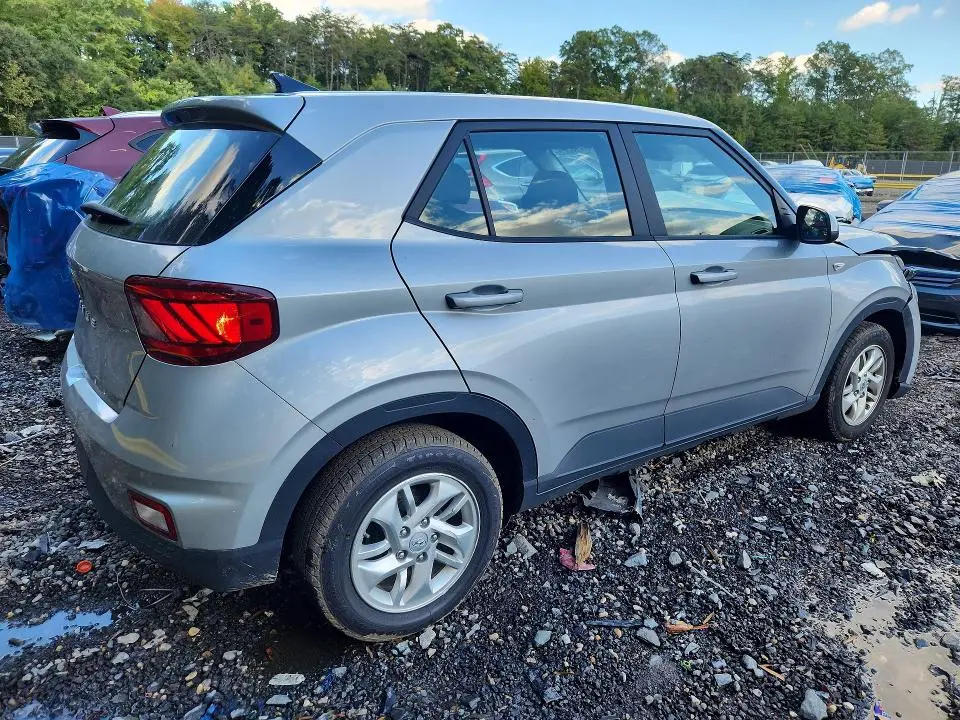 2022 HYUNDAI VENUE SE  