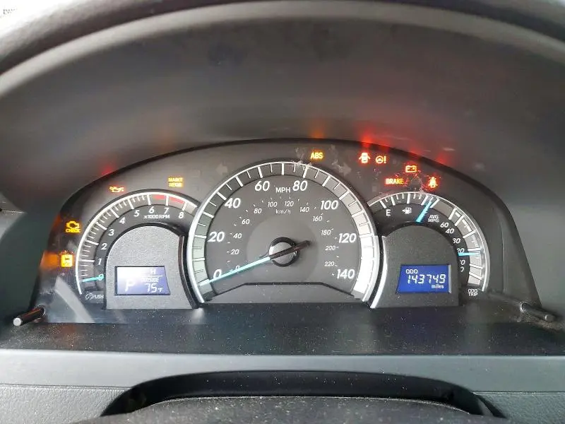 2014 TOYOTA CAMRY SE  