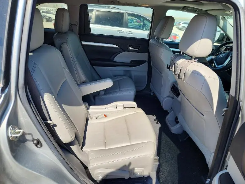 2017 TOYOTA HIGHLANDER XLE  