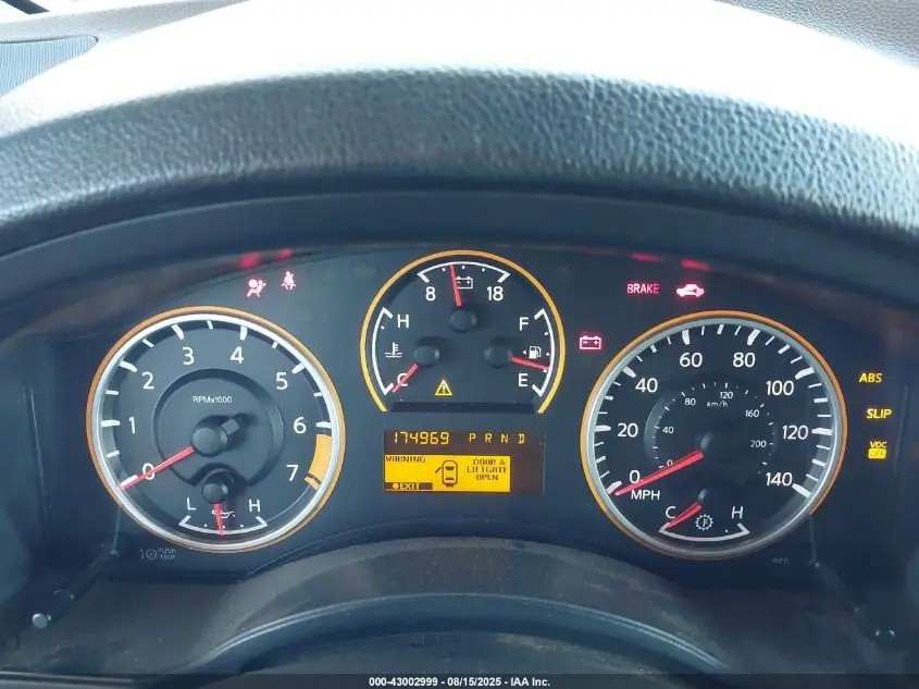 2011 NISSAN ARMADA SV