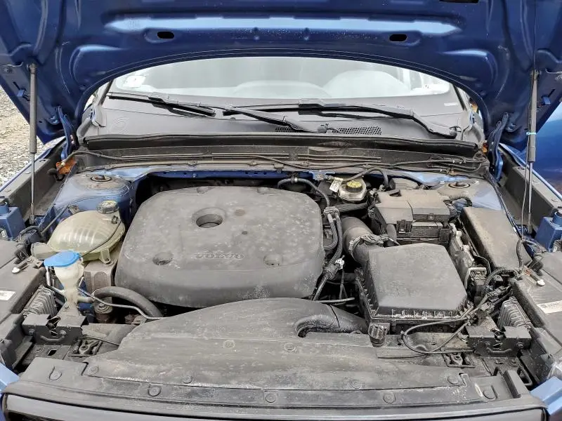 2019 VOLVO XC40 T5 R-DESIGN  