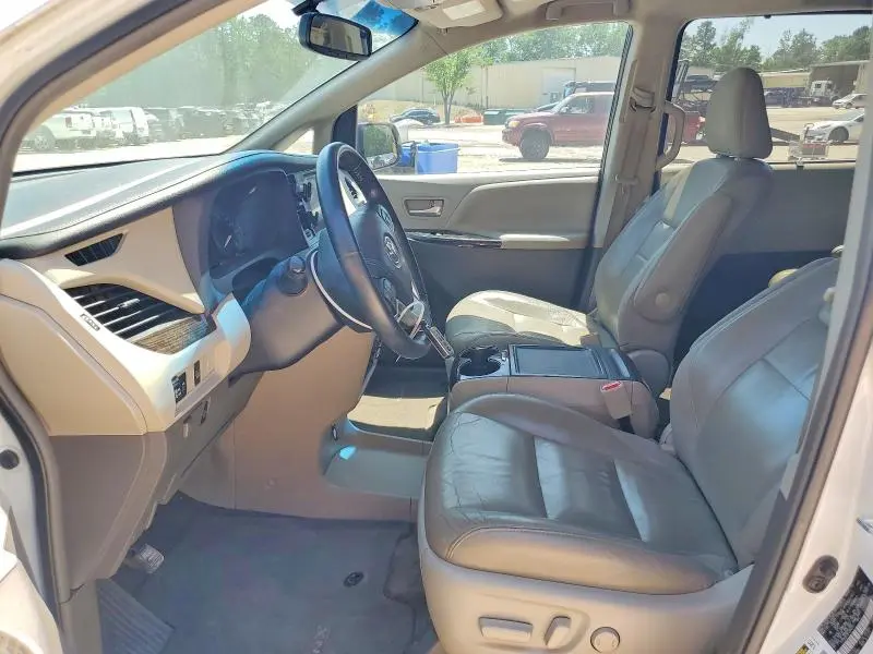 2015 TOYOTA SIENNA XLE 8-PASSENGER  