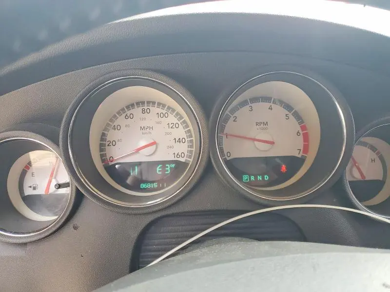 2010 DODGE CHARGER R  