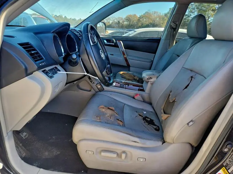 2013 TOYOTA HIGHLANDER LIMITED  