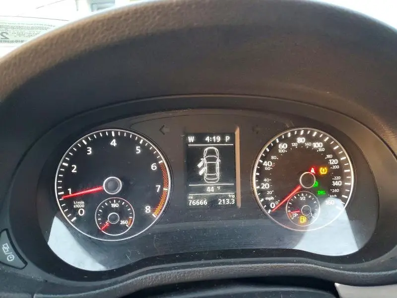 2013 VOLKSWAGEN PASSAT SE  