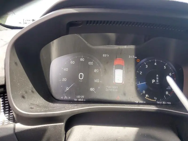 2022 VOLVO XC40 T4 R-DESIGN  