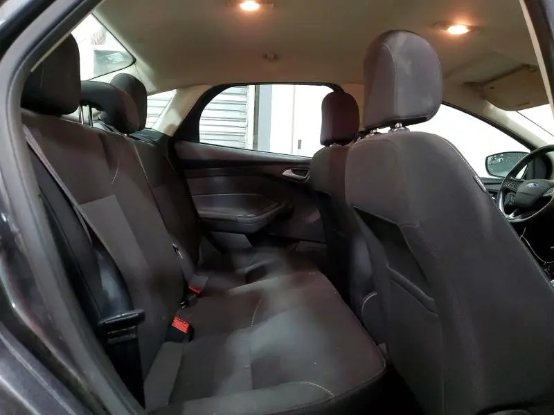 2017 FORD FOCUS SE  