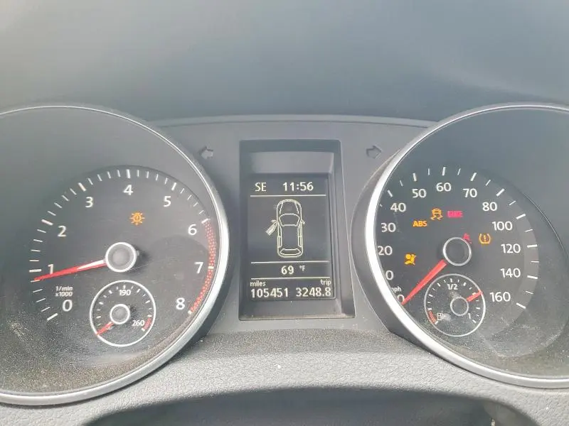 2011 VOLKSWAGEN GOLF   