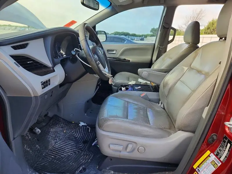 2016 TOYOTA SIENNA XLE 8-PASSENGER  