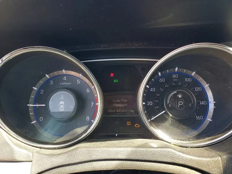 2011 HYUNDAI SONATA GLS  