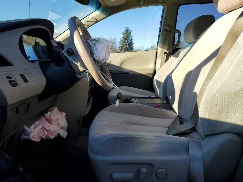 2012 TOYOTA SIENNA LE 7-PASSENGER  