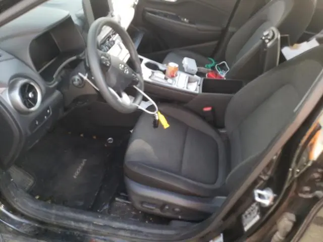 2023 HYUNDAI KONA SE  