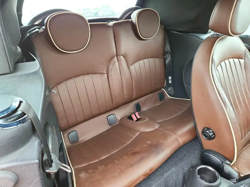 2010 MINI COOPER   
